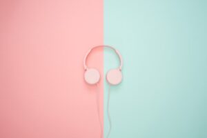 Auditív kultúra – hangoskönyvek és podcastok hatása