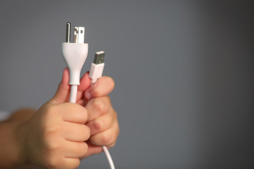 Az elektromos autók otthoni töltése – gyakorlati kérdések