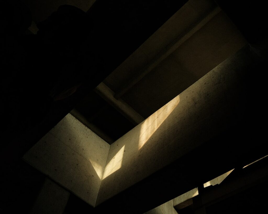 Világító falfelületek – Innovatív és dekoratív megoldások otthonod falaihoz