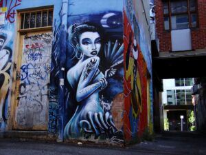 Falakon túli város – graffitik és üzenetek